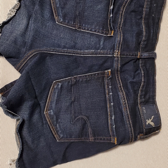 Shorts - Picture 2 of 3